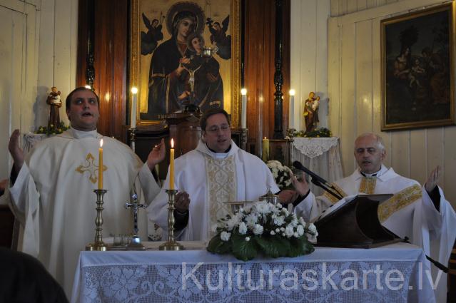 Valsts svētku dievkalpojums un aizlūgums par Rugāju novadu notika Augustovas baznīcā 18.11.2013.Misi celebrē priesteri Misjūns,F.Šneveļs,M.Laureckis